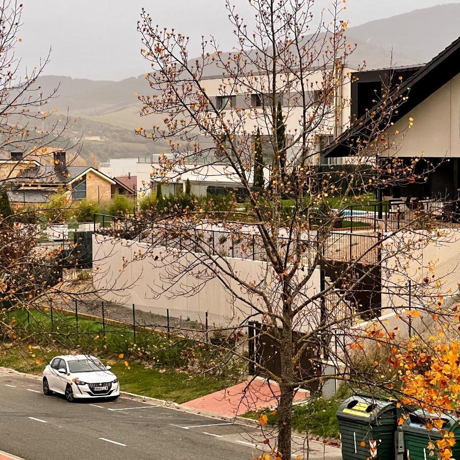 Estilosa Casa Golf Daire Gorraiz Dış mekan fotoğraf